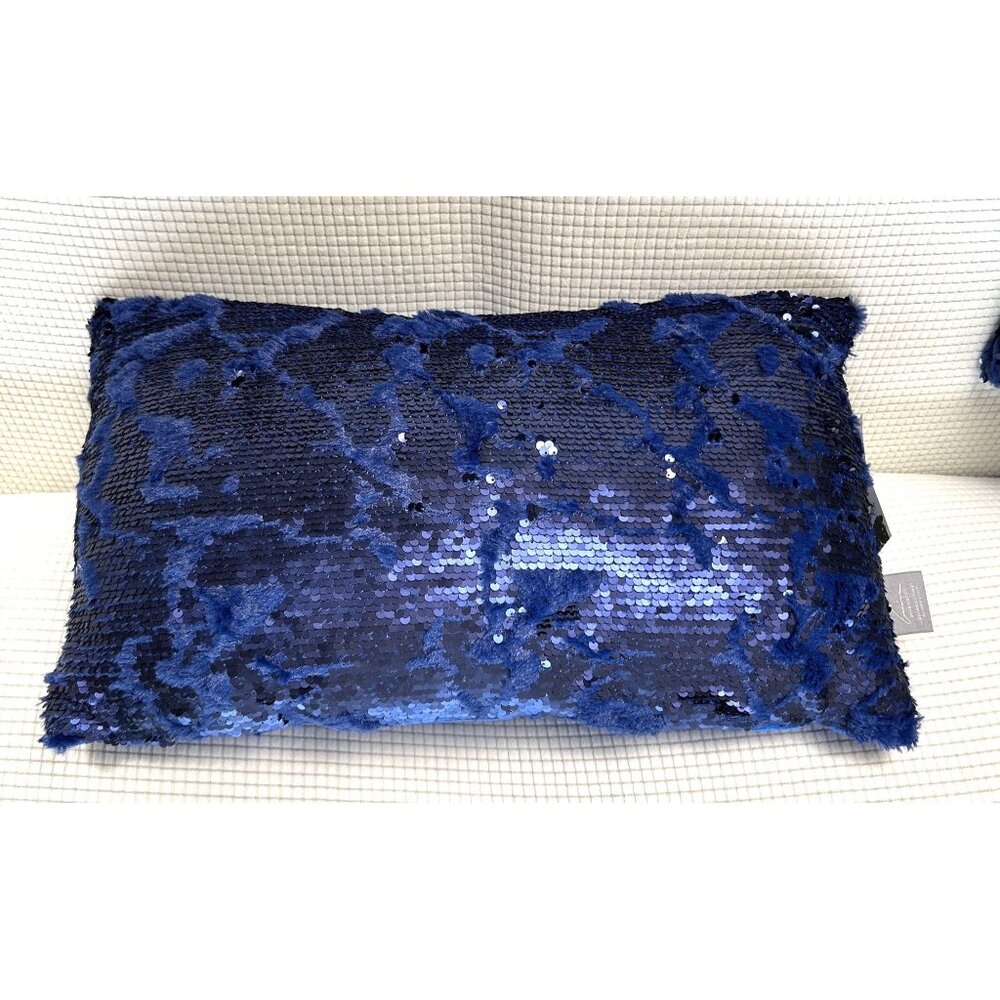 Aviva Stanoff Blue Sequined Blanket and 2 Pillow Luxury set, Super Soft, NWT, MS - Picture 8 of 10